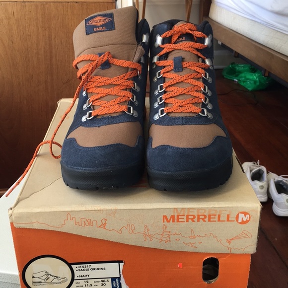 mens walking boots size 12